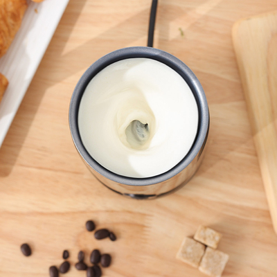 De glanzende van de de Basis Nauwkeurige Temperatuur van Matte Black Espresso Milk Frother Afneembare Controle 65°C
